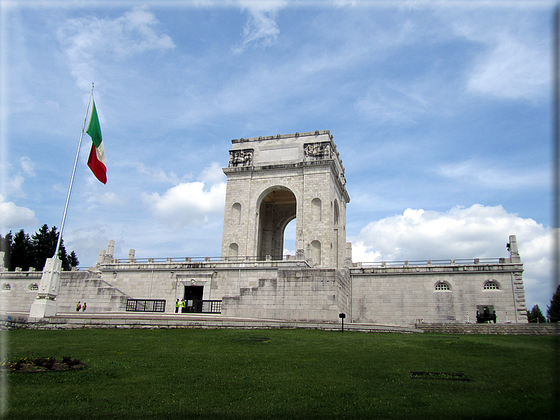 foto Sacrario militare di Asiago